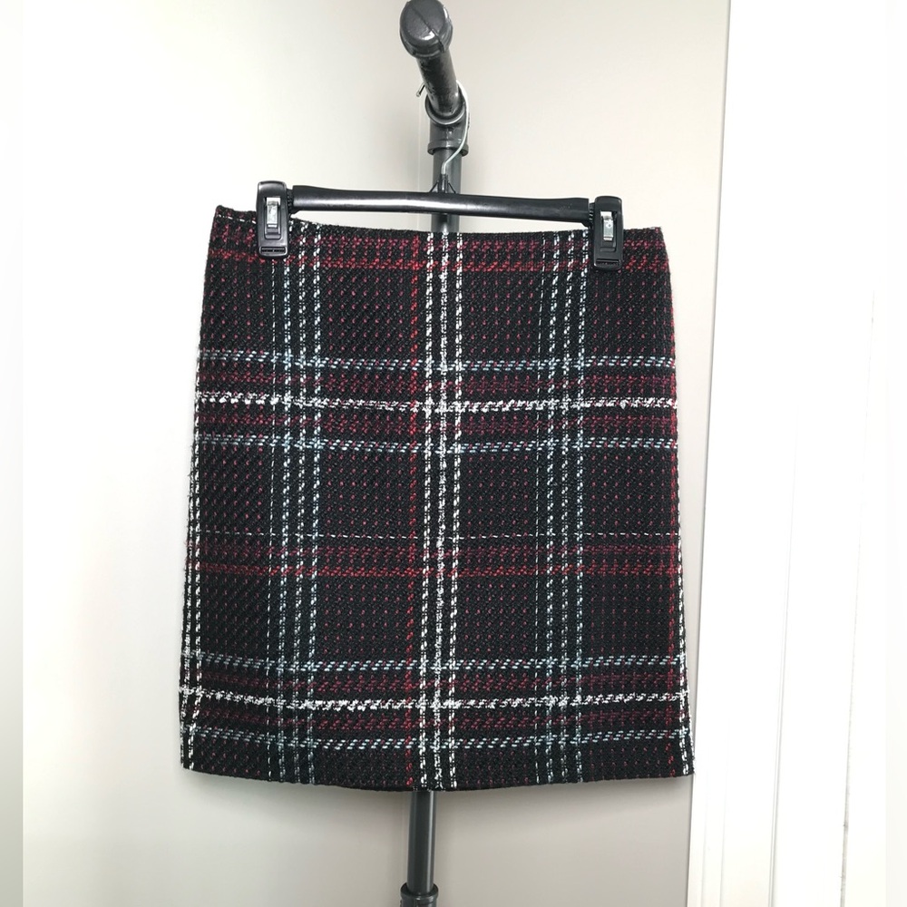 White House Black Market Black Red Plaid Tweed Skirt - Women’s 0  NWOT